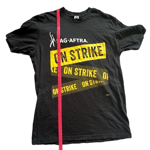 Genuine SAG / AFTRA collector’s on strike tee shirt - Picture 6 of 10